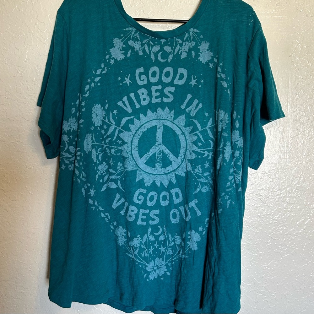 ☮️good vibes t-shirt☮️